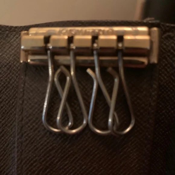 VINTAGE LOUIS VUITTON Damier Ebene 4 Ring Key Holder-100% AUTHENTIC-SALE!! - Picture 6 of 7